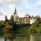  Novorenezační přestavba zámku Průhonice probíhala v letech 1889 - 1894