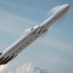 Raketa Falcon Heavy na oběžné dráze. Otevře tento projekt do budoucna cestu k vesmírným misím na Měsíc či Mars?