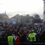 Na náměstí bylo dle organizátorů na 12000 lidí