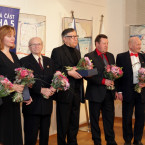 Zleva: Zdeněk Kolářský, Lucie Hybnerová (maželka B. Hybnera), Jaromír Lisý, Bernard Šafařík, Jiří Štancl, Eduard Zvěřina