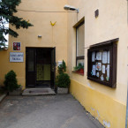 Jedna ze čtyř budov Základní a mateřské školy v Psárech