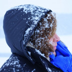 Meteorologové doporučují chránit se teplým oblečením a omezit pobyt venku