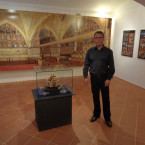 Archeolog Jan Vizner u císařské koruny