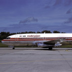 Zřícený letoun Boeing 737-200 v barvách Malaysia Airlines