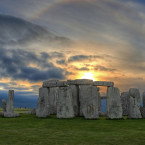 Stonehenge se skládá z kamenů o hmotnosti až 50 tun