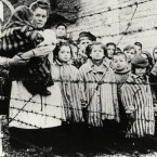 Hrůzy nacistického řádění v Osvětimi se nevyhnuly ani dětem