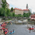 Český Krumlov kromě jiného patří k oblíbeným destinacím českých vodáků