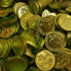 Zlaté mince vykopané pod podlahou starého domu. I takové nálezy jsou dnešní realitou
