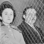 Julius a Ethel Rosenbergovi po zatčení. Byli to oni, kdo předali Sovětům tajemství atomové bomby