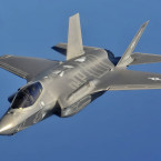 Moderní stíhač F-35 bude v budoucnu používat i ČR, nicméně odpůrci nákupu poukazují na četné problémy, jimiž stroj trpí