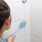 Předejít vzniku plísně v koupelně vám pomůže mimo jiné i vytápění v podlaze
