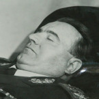 První dělnický prezident Klement Gottwald vydržel v mauzoleu sotva pár let