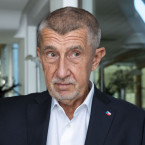 Andrej Babiš je schopný postavit kampaň i na odznáčku na klopě