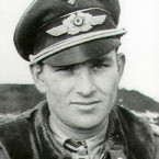 Německý stíhací pilot Gerhard Barkhorn vyhrával na nebi, na zemi svůj nejdůležitější boj prohrál