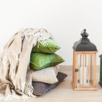 Se zútulněním bytu či domu vám pomohou mimo jiné i svíčky a teplé deky