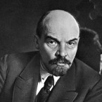 Vladimir Iljič Lenin neplánoval tak honosný posmrtný život, ale jeho soudruzi jinak nedali... 