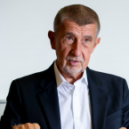 Andrej  Babiš i Tomio Okamura vytáhli do boje proti České televizi. Každý s ní má ale jiné plány