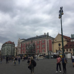 Prostoru vládnou obchodní zájmy Pražanů, ale také turistů