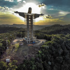 V Brazílii dokončují novou sochu Krista, který bude třetí největší na světě