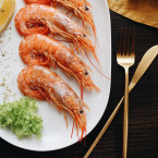 Nesprávný postup při přípravě krevet nám může způsobit velmi vážnou otravu jídlem