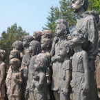 Po válce byl na místě starých Lidic zřízen památník obětem s muzeem připomínajícím tuto tragédii
