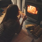 Topíte krbovými kamny, nebo si jen přitápíte, abyste ušetřili za energie? Možná vás čeká zákaz