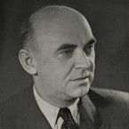Václav Kopecký byl výraznou komunistickou tváří, Gottwaldovým přítelem a neúnavným řečníkem. Byl schopný mluvit dlouhé hodiny