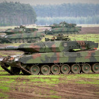 Leopard 2A5 během cvičení