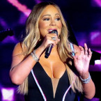 Mariah Carey se drží na vrcholu již skoro čtyřicet let