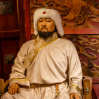 V roce 1206 byl všemi vůdci mongolských kmenů na Velkém mongolském sněmu jmenován Čingischánem, v překladu velkým (světovým) vladařem