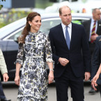 Princ William se do Kate zakoukal na módní přehlídce