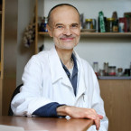 Doktor Karel Nešpor, emeritní primář mužského oddělení závislostí Psychiatrické nemocnice Bohnice, radí, jak na koronavirus