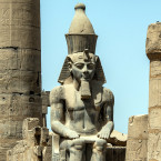 Jeho otcem byl Sethi I., matkou Tuya. Narodil se ještě za vlády Haremheba, při korunovaci jeho děda Ramesse I. mu bylo pět let
