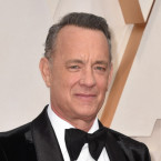 Tom Hanks je vysazený na pohled. Pokud některý z jeho hereckých kolegů nemá tu správnou jiskru v oku, nemilosrdně se ho zbaví