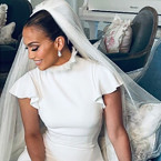 Jennifer Lopez oslnila třemi svatebními róbami od slavného návrháře Ralpha Laurena
