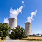 Historie elektrárny začala v roce 1970, kdy Sovětský svaz a Československo podepsaly dohodu o stavbě dvou jaderných elektráren