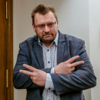 Lubomír Volný se do budovy ČT nedostal, odmítl si nasadit roušku