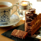 Hotový dort můžeme také polít čokoládou nebo posypat ořechy
