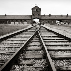 Velitel tábora Rudolf Höss při norimberských procesech uvedl, že v Auschwitzu zemřely více než tři miliony lidí