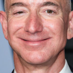 Jeff Bezos si hlídá, aby spal každý den minimálně osm hodin, a je velkým zastáncem probouzení se přirozeně, bez budíku