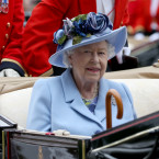 Královna Alžběta II. sloužila za druhé světové války jako řidička náklaďáku a je tak jedinou členkou královské rodiny, která vstoupila do ozbrojených sil